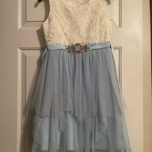 Brand (Rare Edition) Color( Cream and Sky Blue) Size ( 12 girls)
